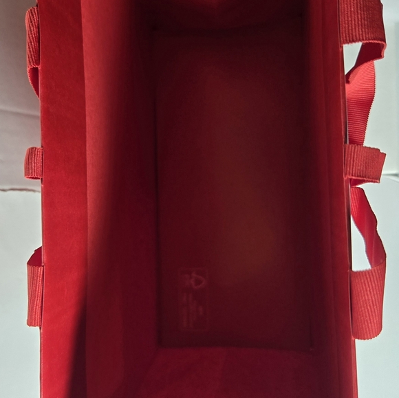 Gucci Beauty Red Woodgrain Pattern Gift Bag - Picture 16 of 16